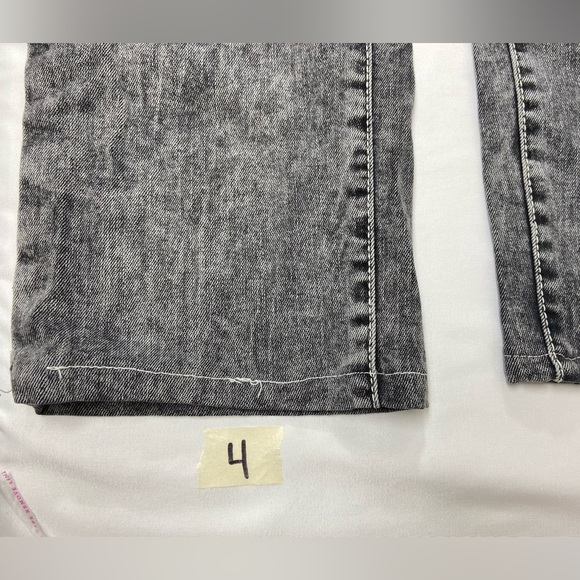 True Religion Women's Jean  Grey - Picture 2 of 9